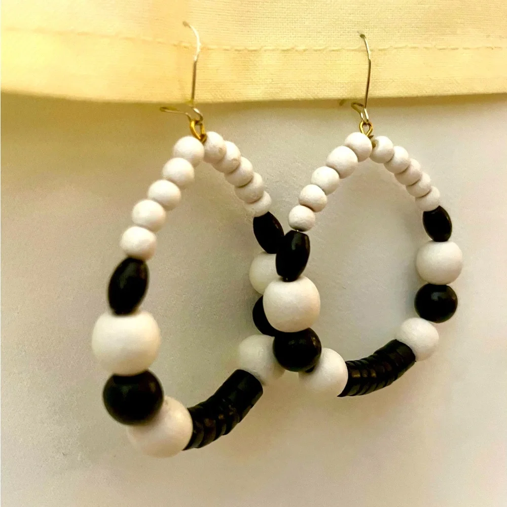 Black and White Beaded Hoop Earrings - Picture 10 of 16